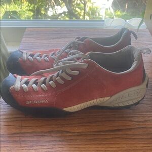Scarpa Men’s Red Suede Lace-Up Outdoor Sneakers